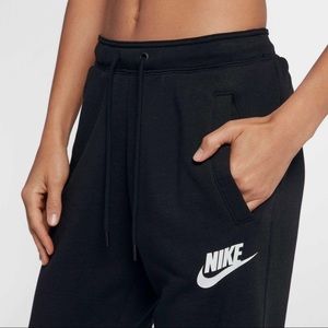 ⭐️ Nike sweatpants